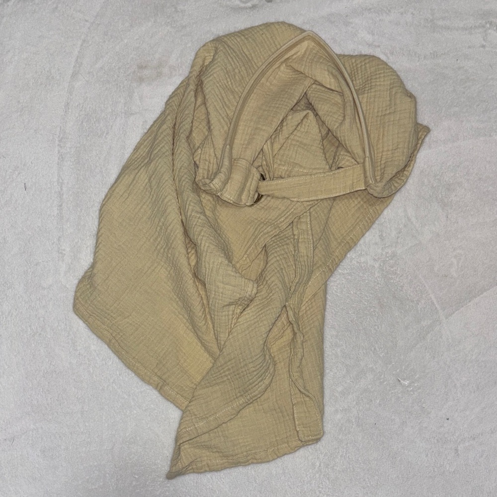 Lightweight feeding cover